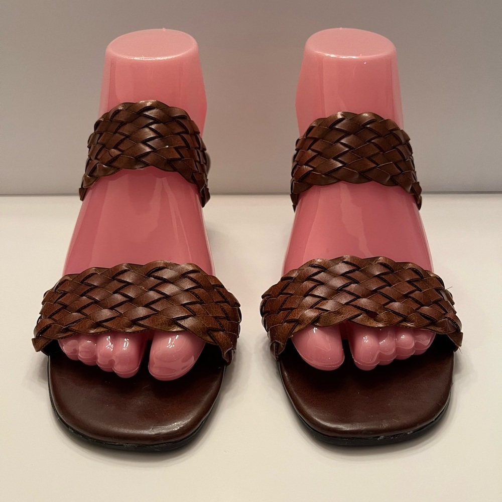 Life Stride brown strappy heeled sandal, size 7.5M